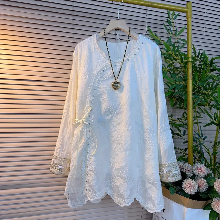 2469胖妹妹潮流韩版蕾丝提花刺绣圆领订钻系带设计感中长款大衫