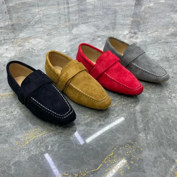 R 2025年新款女生平底鞋 A17