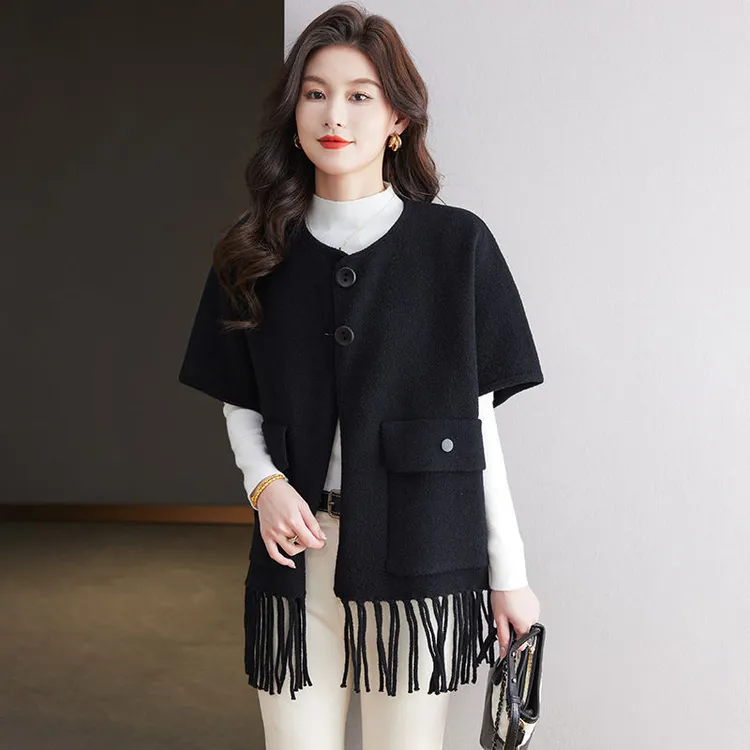 时尚流苏斗篷披肩羊毛外套女装宽松大码蝙蝠袖针织开衫大衣女外搭