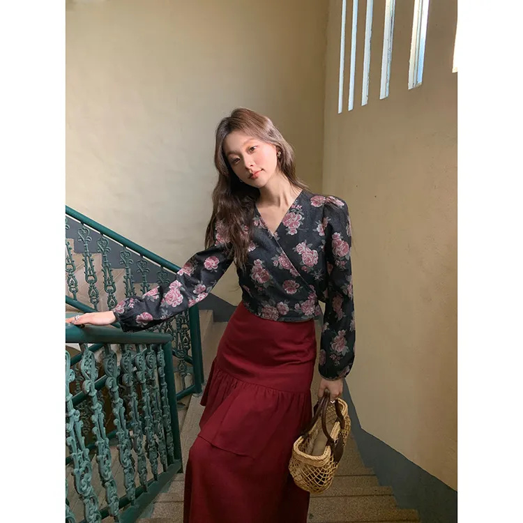 02.10十三行开春2025早春法式复古别致绝美一片式绑带衬衫女C3195