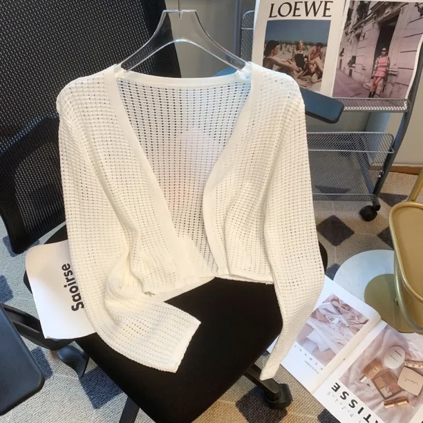 简约镂空防晒开衫女夏季新款时尚显瘦搭吊带裙外搭纯色时尚上衣