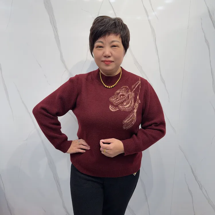 5509冬季新款时尚宽松烫钻花朵加厚毛衣