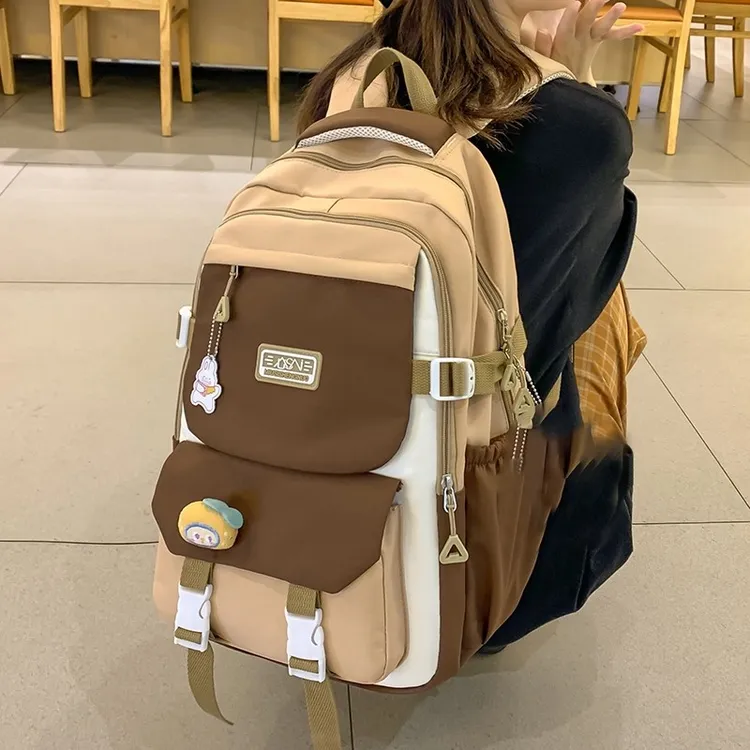 书包女校园风女生初中高中生大容量双肩包韩版大学生防水轻便背包