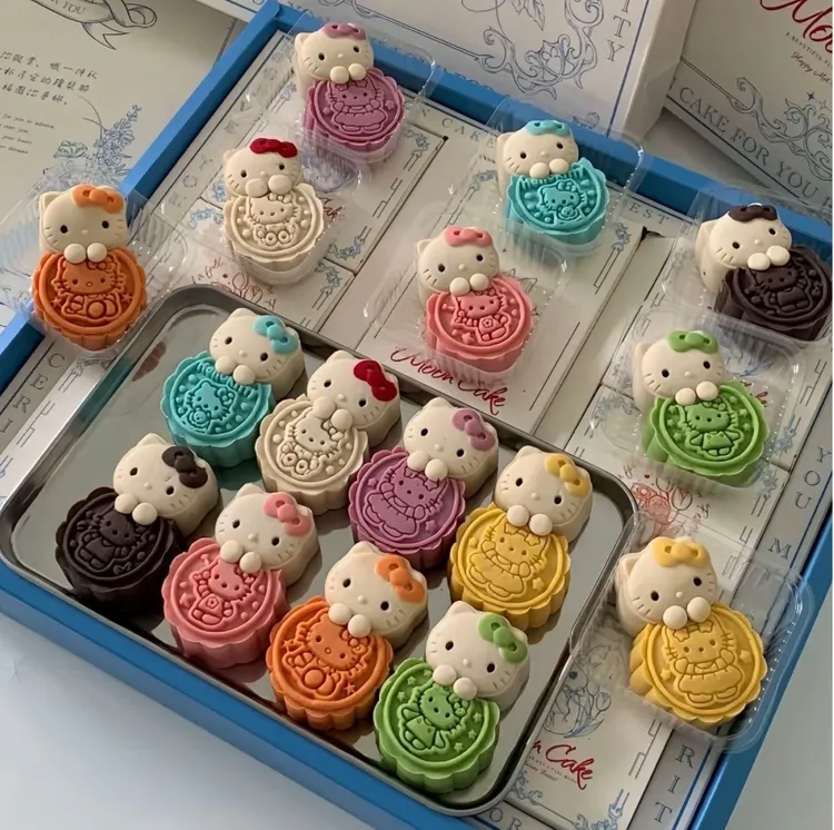 顺丰包邮丨HelloKitty抱抱月饼可爱月饼中秋限定礼盒多种口味送礼