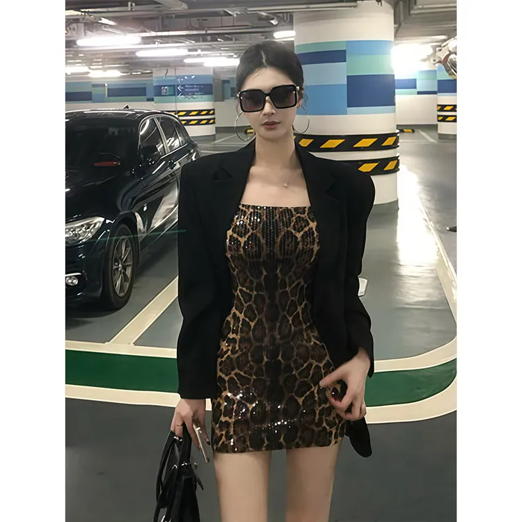 复古辣妹豹纹亮片吊带连衣裙女2025秋季新款小众设计感包臀短裙子