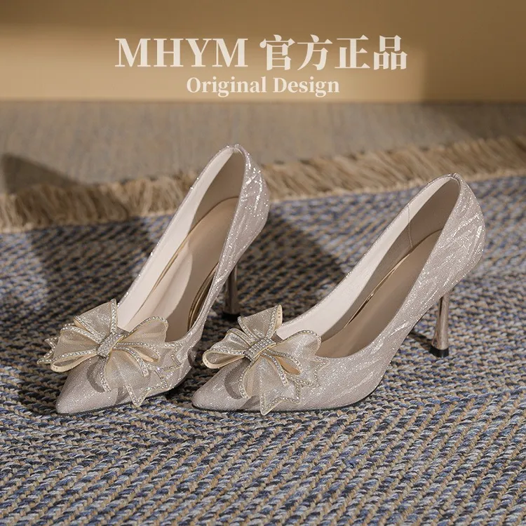 2025新款尖头细跟蝴蝶结高跟鞋大码水钻婚鞋新娘鞋女单鞋小码气质