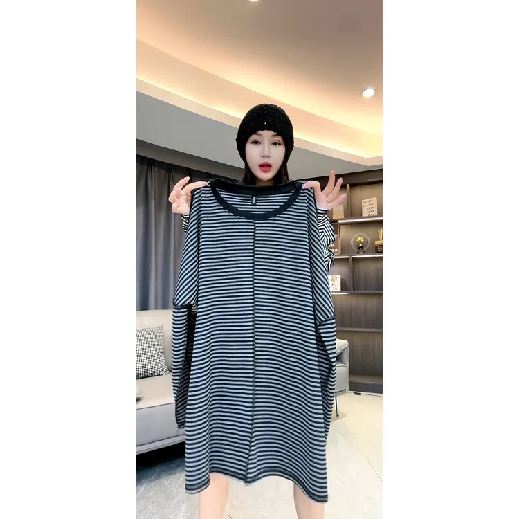 外扎线细条纹圆领长袖宽松大版T恤早秋时尚休闲百搭