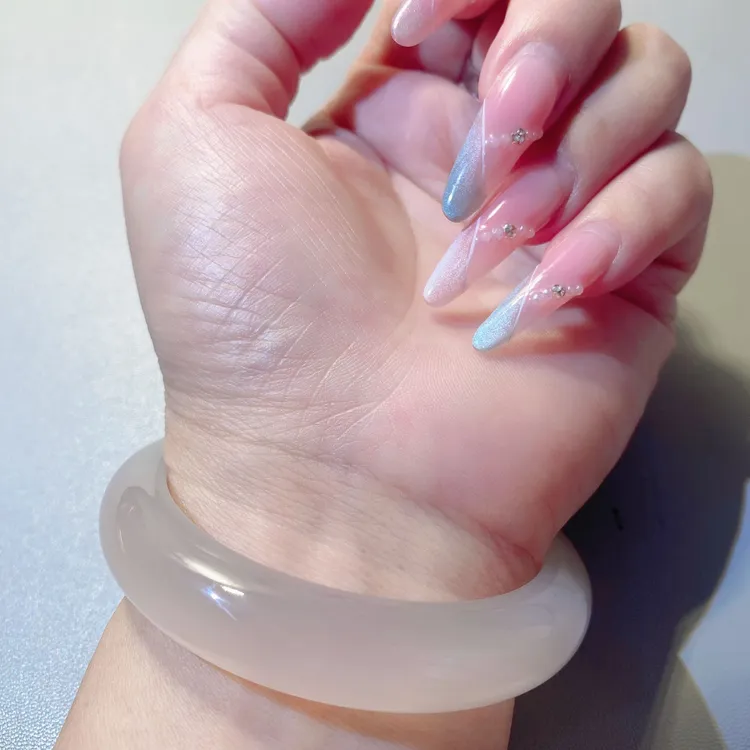 甜美风圈口51-62mm可选原创设计时尚美人镯白月光玉髓手镯高冰透