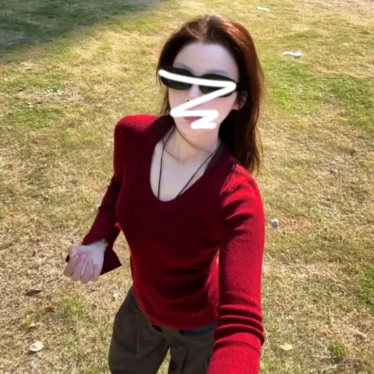 y高级感圣诞红色毛衣女秋冬季2024新款短款内搭修身针织打底衫上