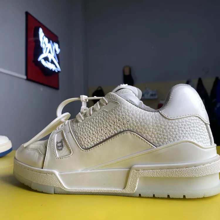 板鞋男士潮流白色夏季透气百搭轻奢高端小众鞋子鞋子痞帅潮男鞋子