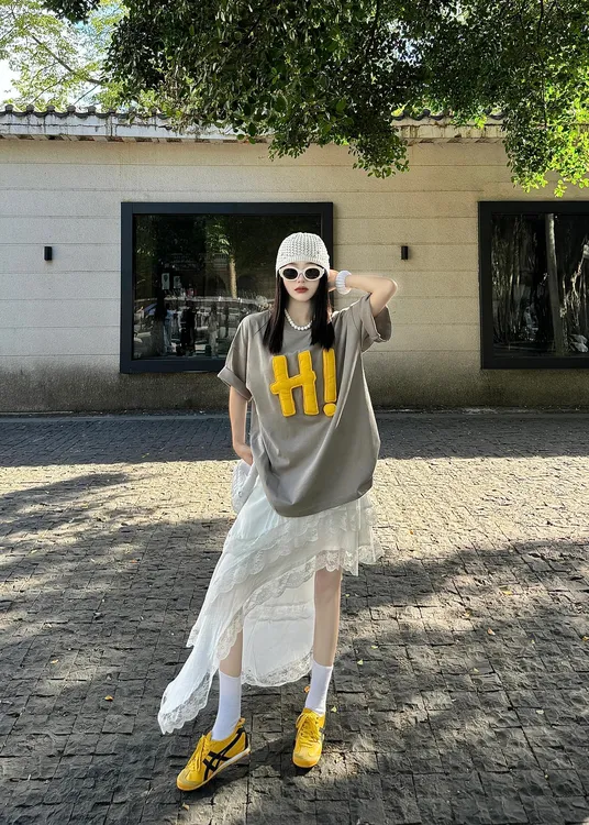 圆领常规款宽松型短袖落肩袖T恤女2025时尚不规则蕾丝花边半身裙