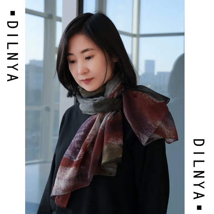 DILANYA/迪兰娅纯山羊绒披肩手绘花纹时尚长巾舒适百搭高档围巾