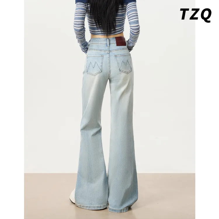 浅蓝色不贴腿宽松微喇牛仔裤女秋冬加绒厚款高腰显瘦弹力喇叭裤子