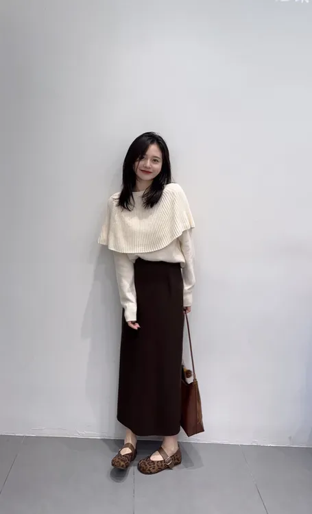 韩系温柔风假两件披肩斗篷针织衫女2025秋季新款气质上衣半身裙