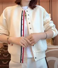 雪姐服饰「一排扣外套」学院风短款拼色外套新款时尚圆领上衣