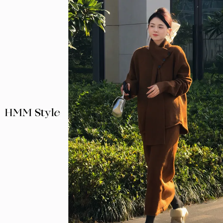 2025秋冬新款孕妇装针织围巾领毛衣搭配显瘦调节带半身裙三件套