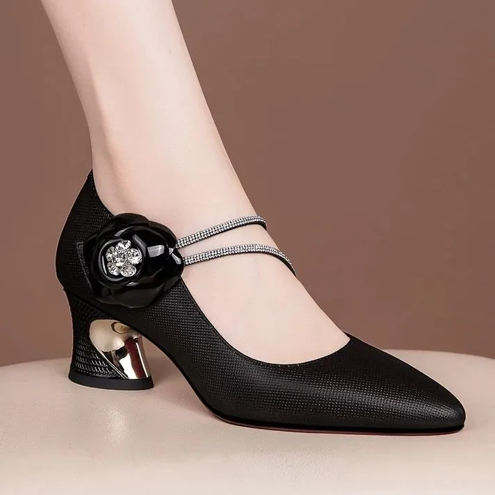 中跟粗跟单鞋女2025新款春秋尖头百搭浅软皮口气质女鞋子水钻皮鞋