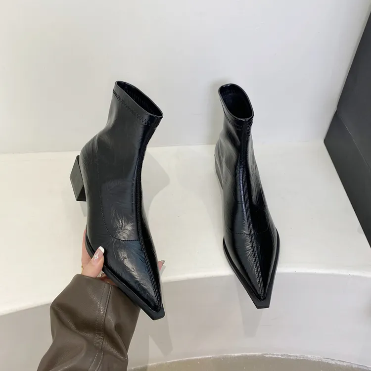 尖头短靴女新款2025秋冬季粗高跟短筒弹力瘦瘦靴及踝裸靴马丁靴子