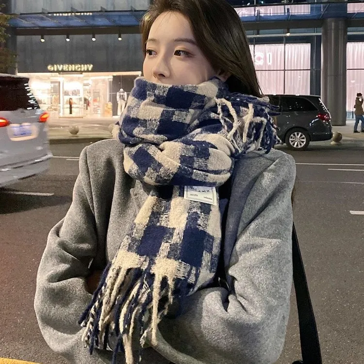 格子围巾女秋冬季日系复古高级感加厚保暖围脖流苏百搭学生潮ins