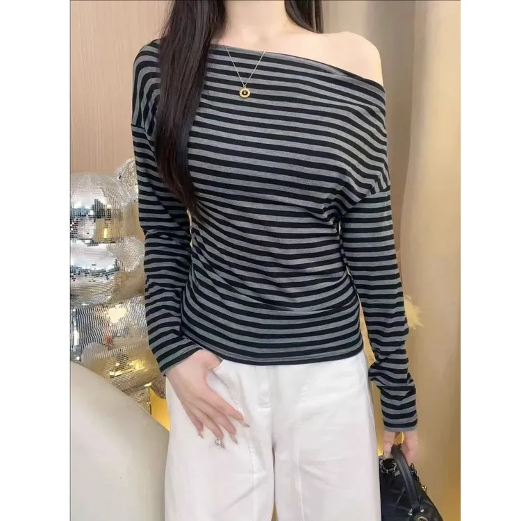 韩式慵懒一字肩长袖T恤女秋季高级感小众不撞款收腰显瘦斜肩上衣