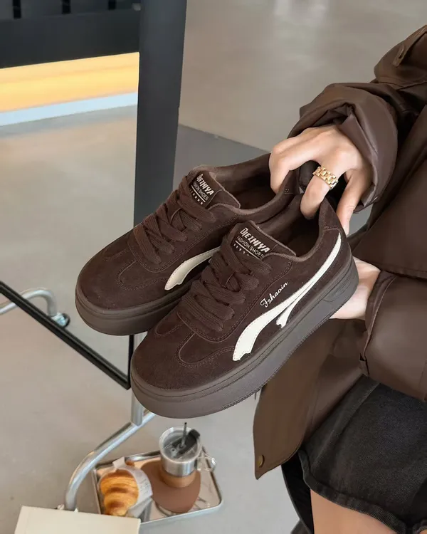 女士真皮板鞋2025新款冬真皮4公分厚底时尚休闲鞋女百搭女鞋防滑