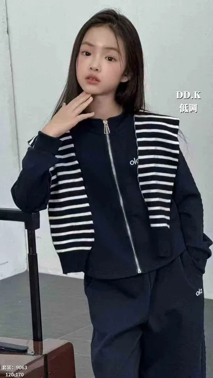 【暖树+】披肩运动学院风套装 秋季新品设计师买手店版本