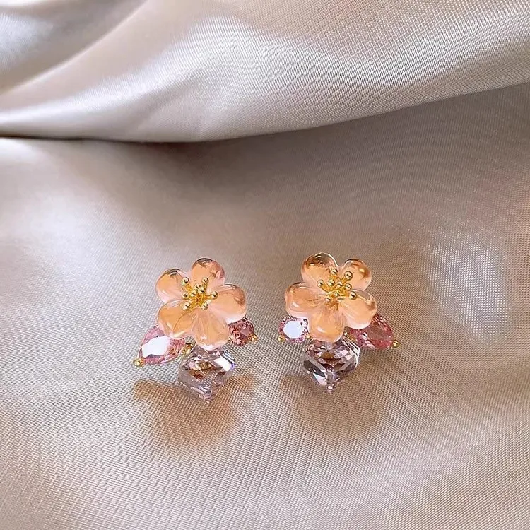 铜合金仿水晶耳饰 合金五瓣花朵闪钻耳钉轻奢高级感独特气质耳饰