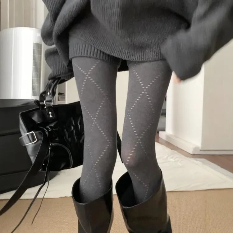 谁懂这种miu风啊！菱格裤袜~本身就很高级…秋冬深灰色菱格连裤袜