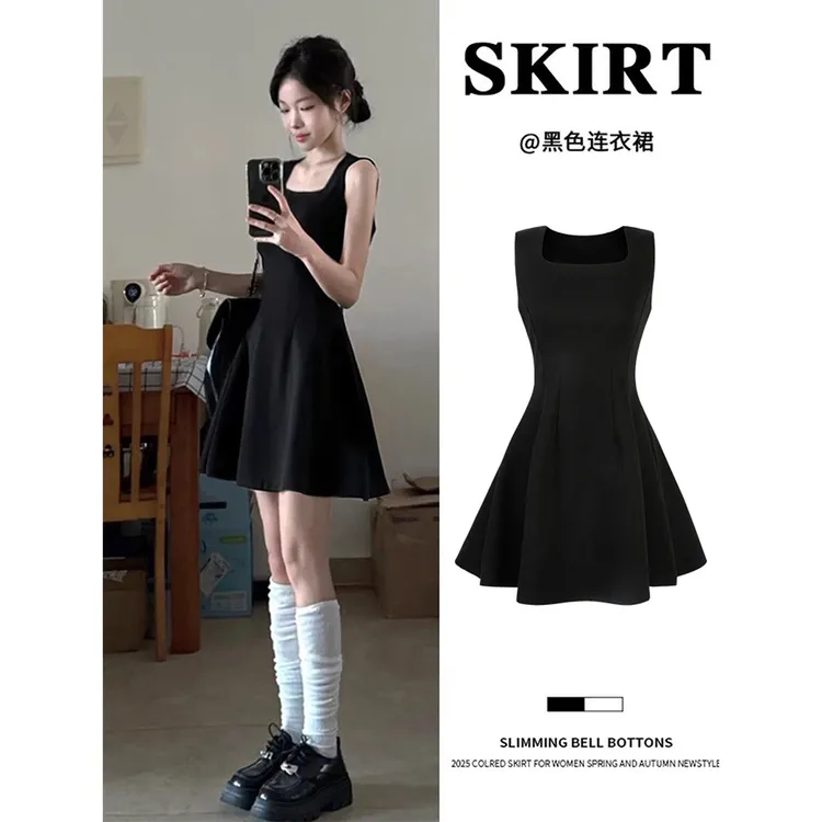 连衣裙女夏日绝美漂亮赫本风小黑裙子掐腰a字短裙背心裙夏日穿搭