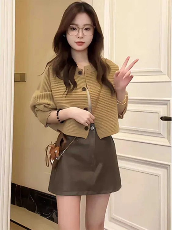 短款针织开衫毛衣外套女蝙蝠袖秋季设计感小个子复古气质百搭上衣