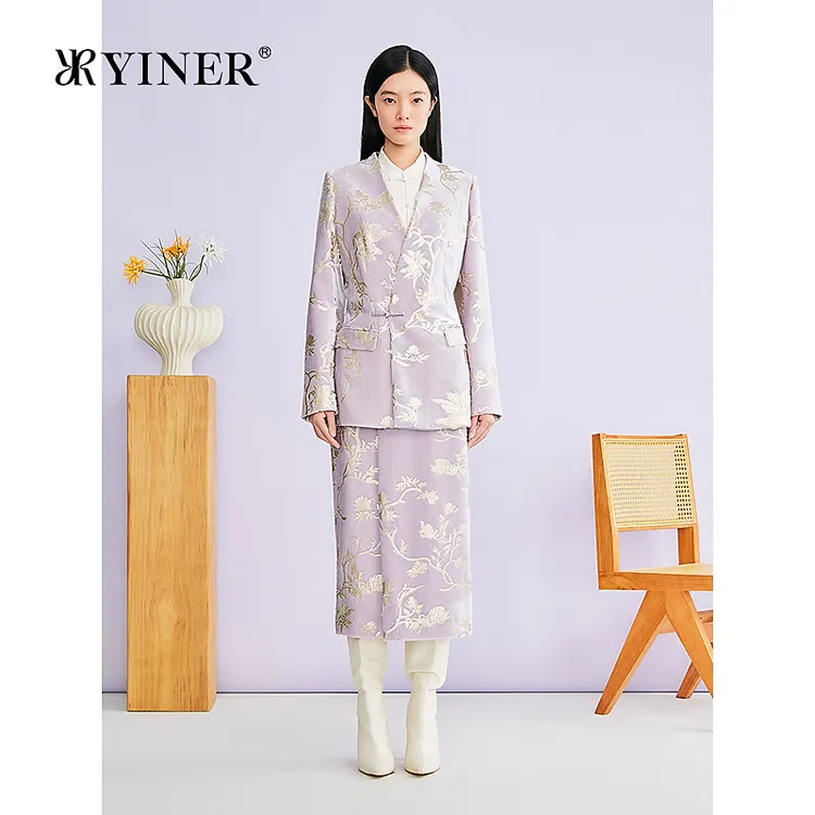 【新中式】YINER音儿2026春季新款优雅奢感丝绒盘扣收腰V领外套