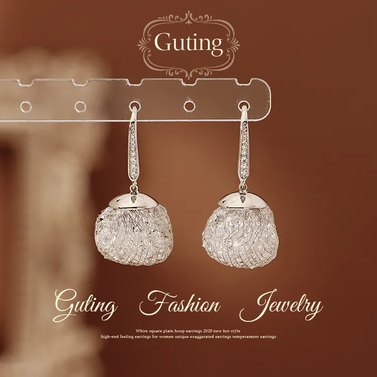 铜合金合成锆石耳饰 22621银色镂空圆球耳钩女耳环轻奢耳饰耳钉