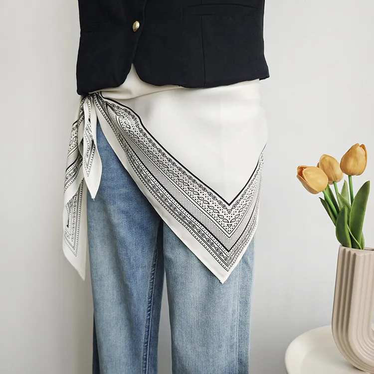 新款黑白腰果丝巾包头女腰系三角巾装饰屁帘斜纹菱形巾披肩发带女