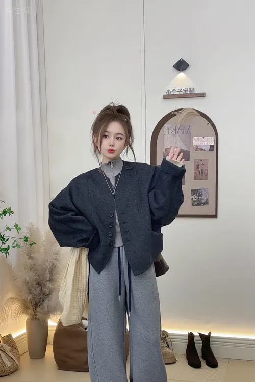 冬季新款气质百搭款时尚休闲圆领短款小香风羊毛外套2538