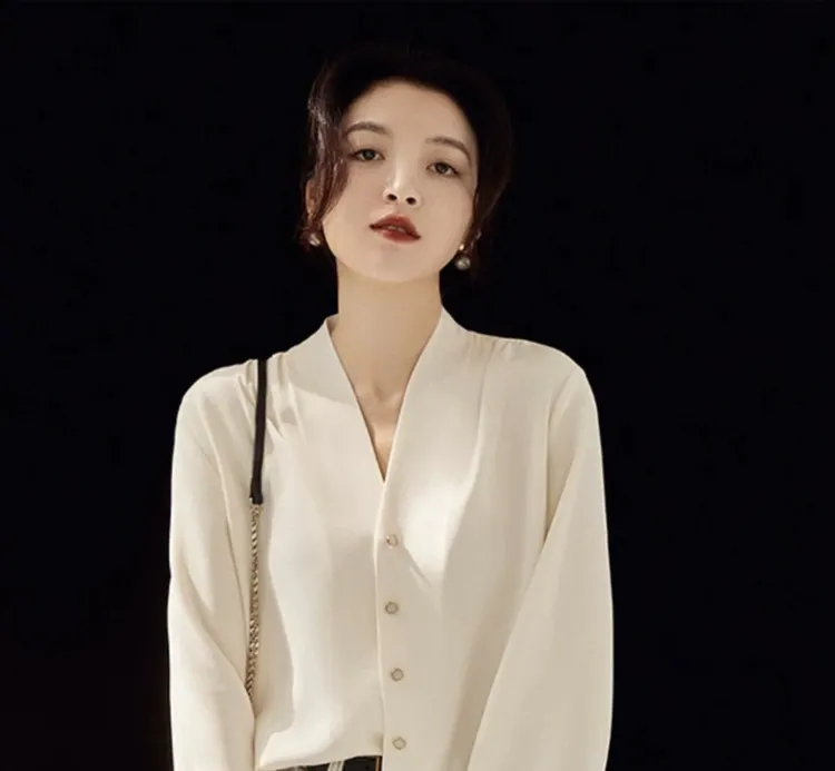 二哥二嫂【轻奢衬衫】v领轻薄气质长袖衬衫