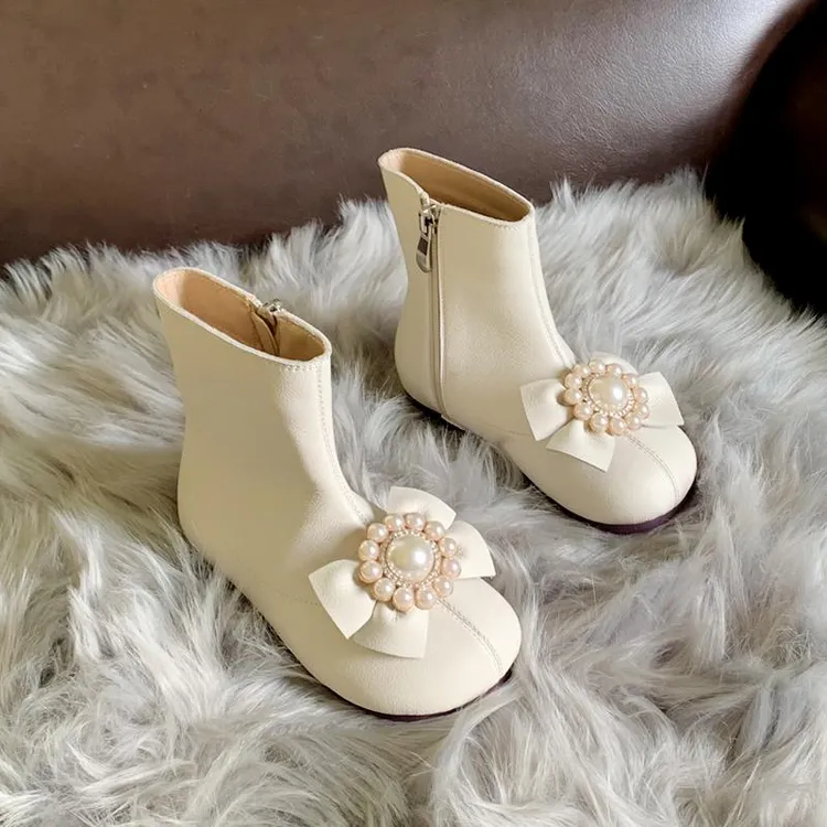 真皮女童靴子洋气百搭儿童公主短靴秋冬新款模特走秀小女孩马丁靴