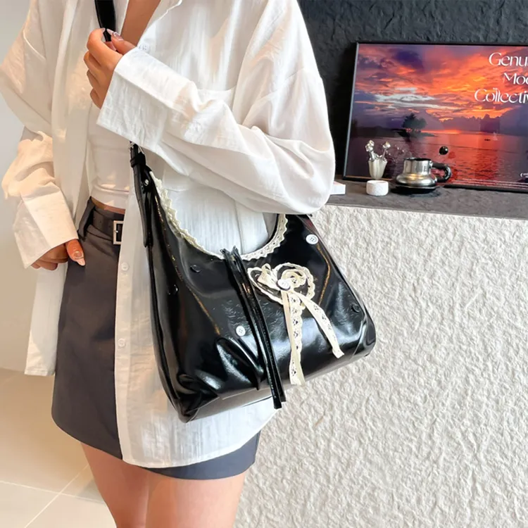 小众设计包包女大容量2025新款夏季休闲单肩斜挎包上班通勤饺子包