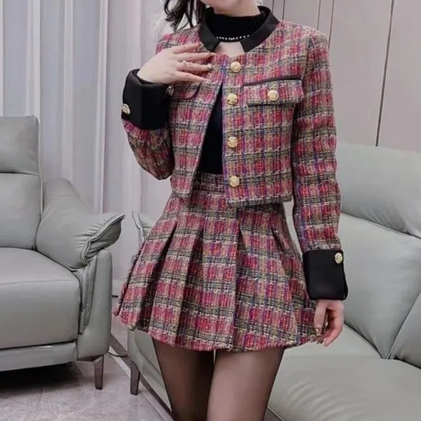2025高级感秋冬爆款轻奢立领粗花呢撞色格子外套+高腰百褶裙套装