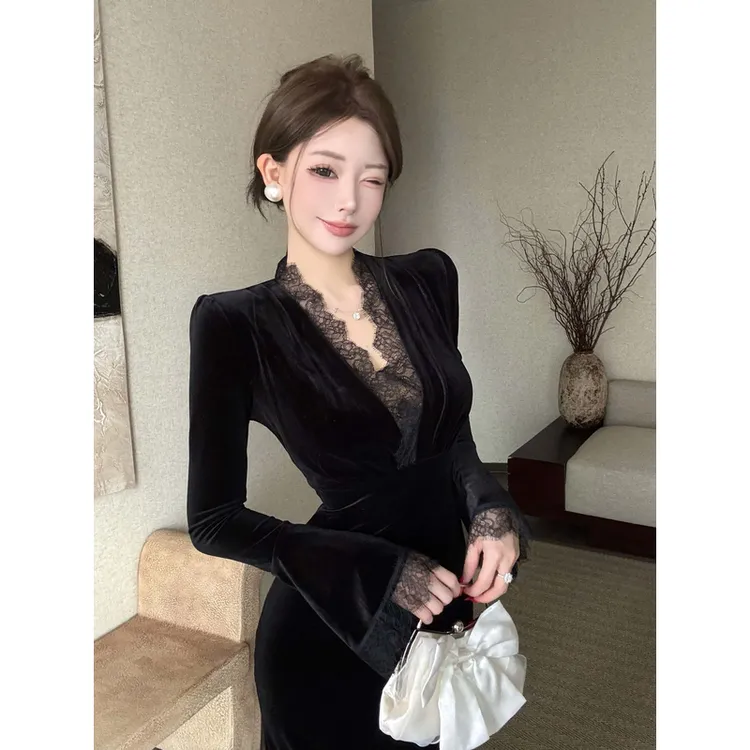 纯欲设计感蕾丝拼接秋冬外穿修身微喇包臀裙长裙女显瘦气质连衣裙