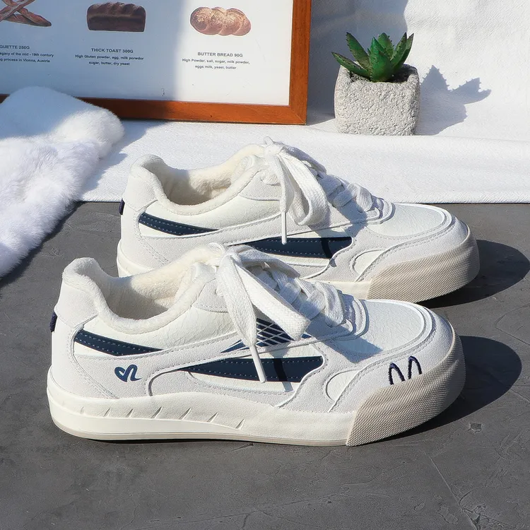 2025新款秋冬季小白鞋女加绒休闲板鞋百搭运动学生二棉保暖德训鞋