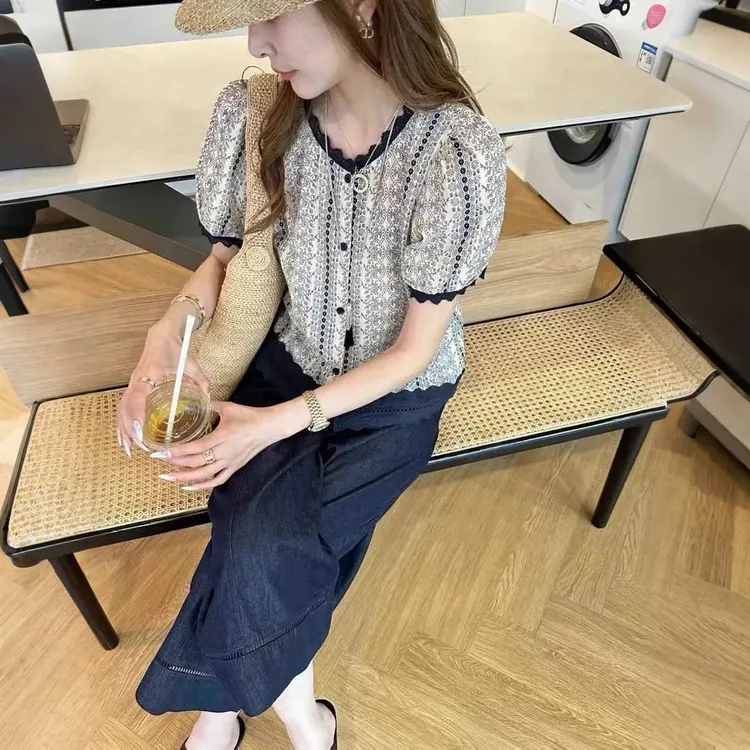 法式碎花短袖衬衫洋气衬衣宽松显瘦复古文艺泡泡袖女士夏季上衣