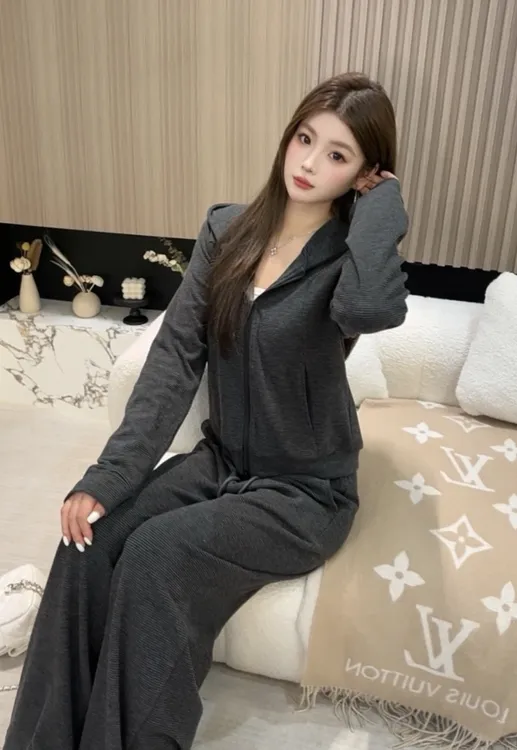 秋冬慵懒松弛感休闲套装条纹连帽卫衣阔腿裤两件套
