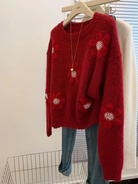 2025秋冬新款时尚百搭设计感立体花朵红色毛衣女宽松显瘦针织上衣