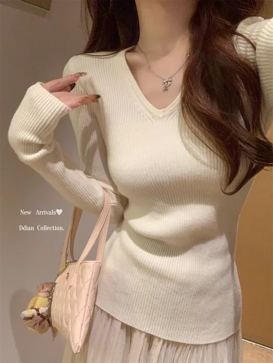 修身v领打底衫女早秋季纯欲内搭高级感别致chic毛衣长袖针织上衣