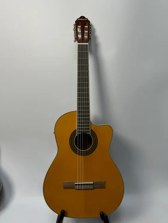 38寸古典 带加振拾音器云衫的面板，桃花芯的背侧