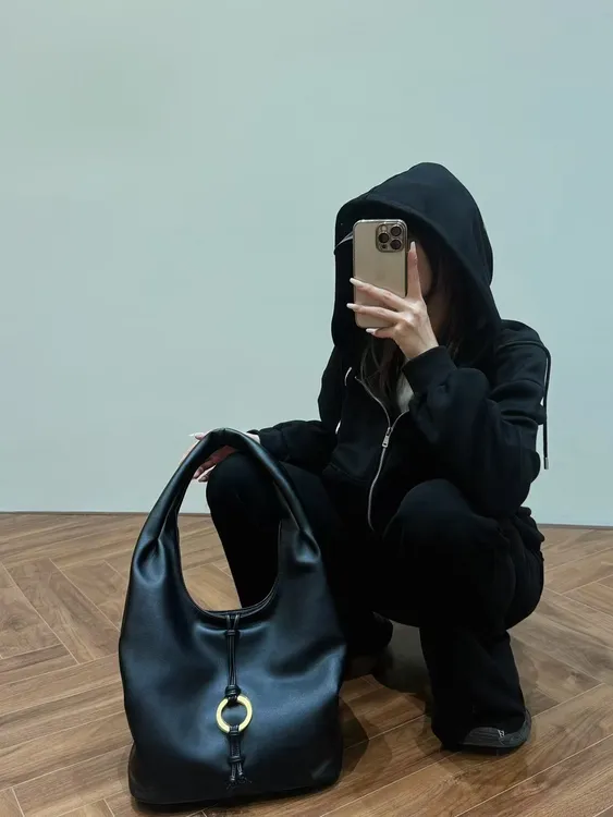 新款大容量原创高定纯皮黑色托特包时尚高级感腋下女包韩范大包