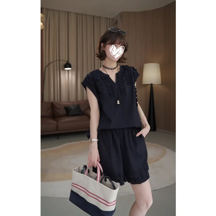 【薇薇绮】时尚气质V领木耳边短袖上衣搭短裤显瘦夏季新款套装 D867