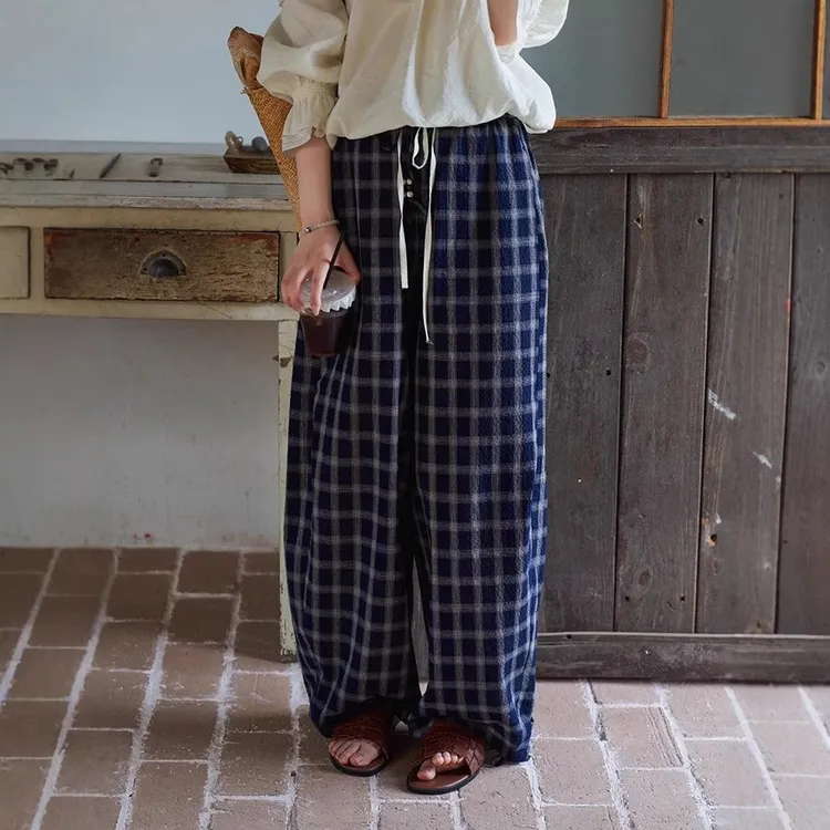 「白描工作间」"黑胶褶皱"松紧腰肌理感格纹阔腿弯刀休闲长裤子女