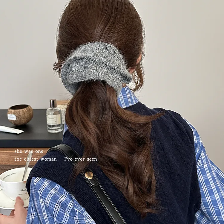 软糯毛绒针织大肠发圈女高级感头绳秋冬百搭发绳高弹力橡皮筋发饰