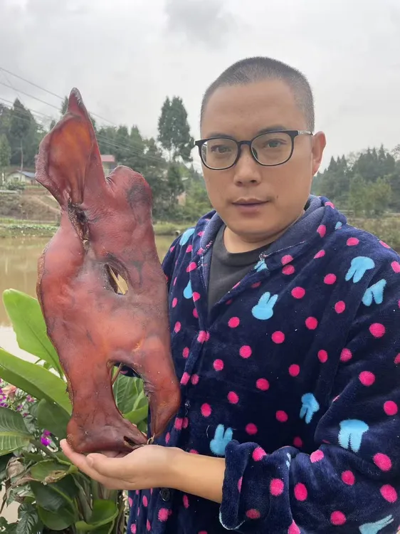【烟熏腊猪脸】带耳猪脸正宗柏树丫熏制味道巴适
